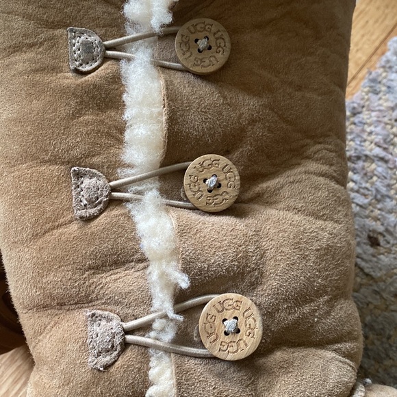 Ugg Bailey Button Triple Boot - Picture 8 of 10